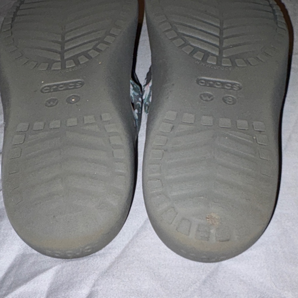 CROCS Gray Floral Slides - Picture 7 of 7